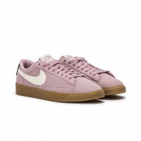 Nike WMNS Blazer Low Suede (AV9373-500)
